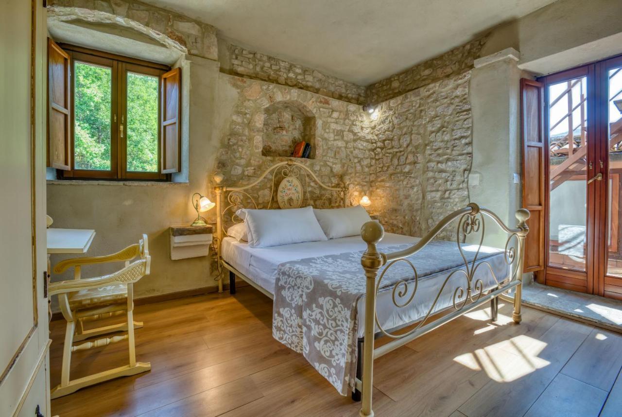 Col Sant'AngeloLa Torre Di Piediluco公寓 外观 照片